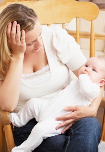 Депрессивные мамы будят младенцев без причины