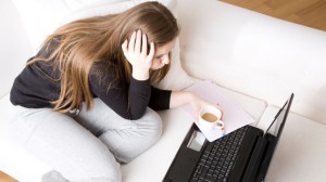 Компьютерная терапия помогает молодым людям справиться с депрессией
