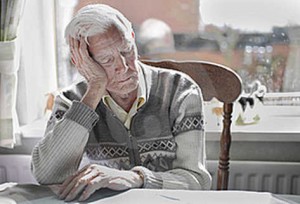 Проблемы со сном в пожилом возрасте связывают с потерей памяти