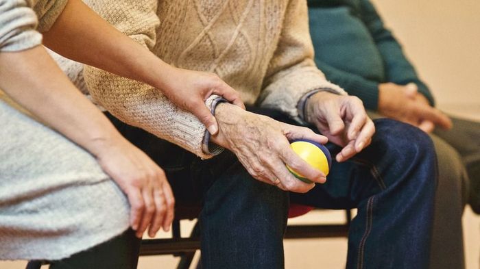 Деменция у пожилых: стадии, признаки, лечение, современный подход
